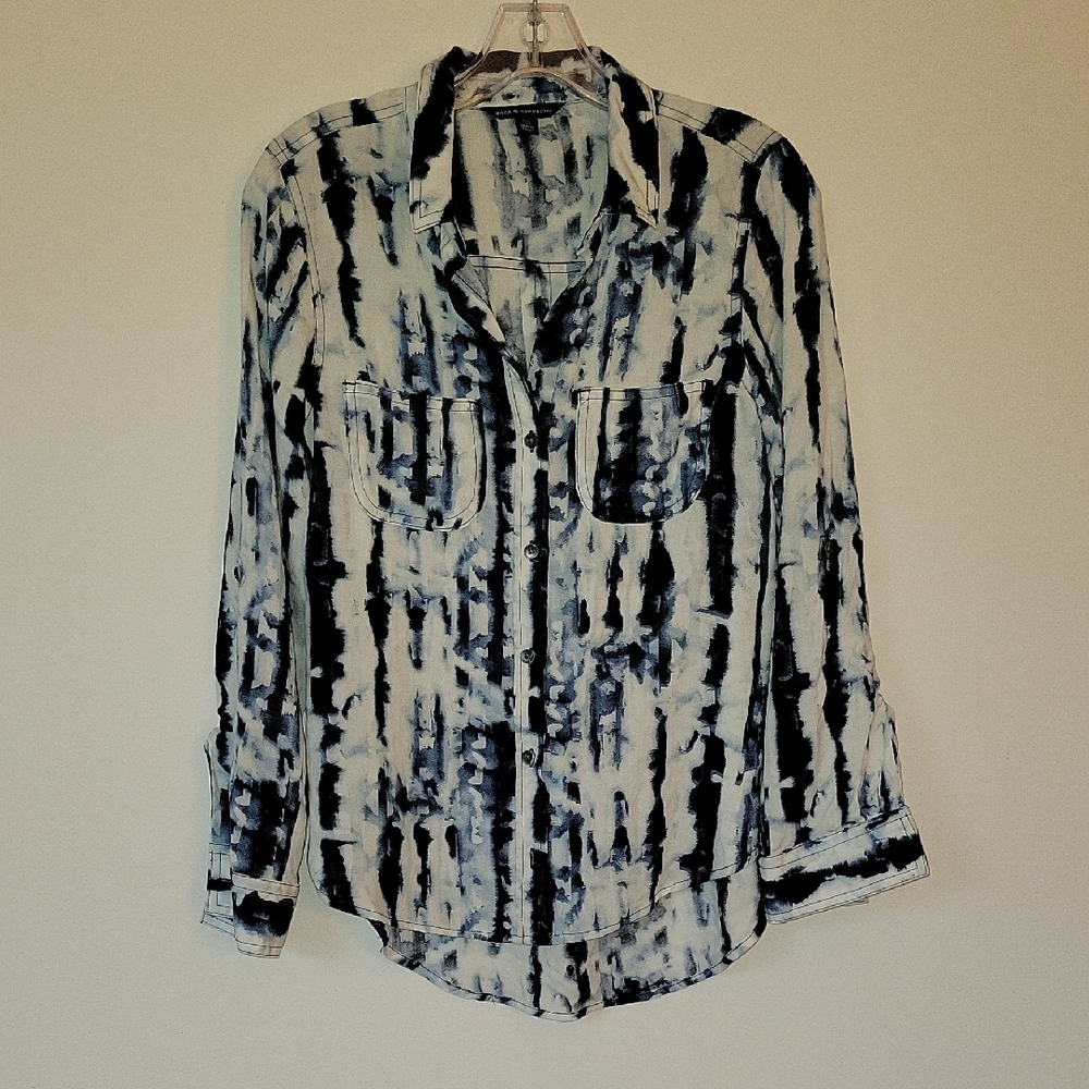 Rock & Republic Black and White Button Down Shirt Notched Collar